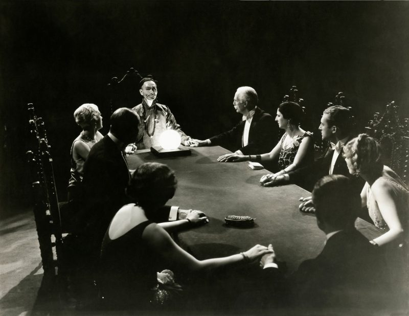 Secrets of Séances