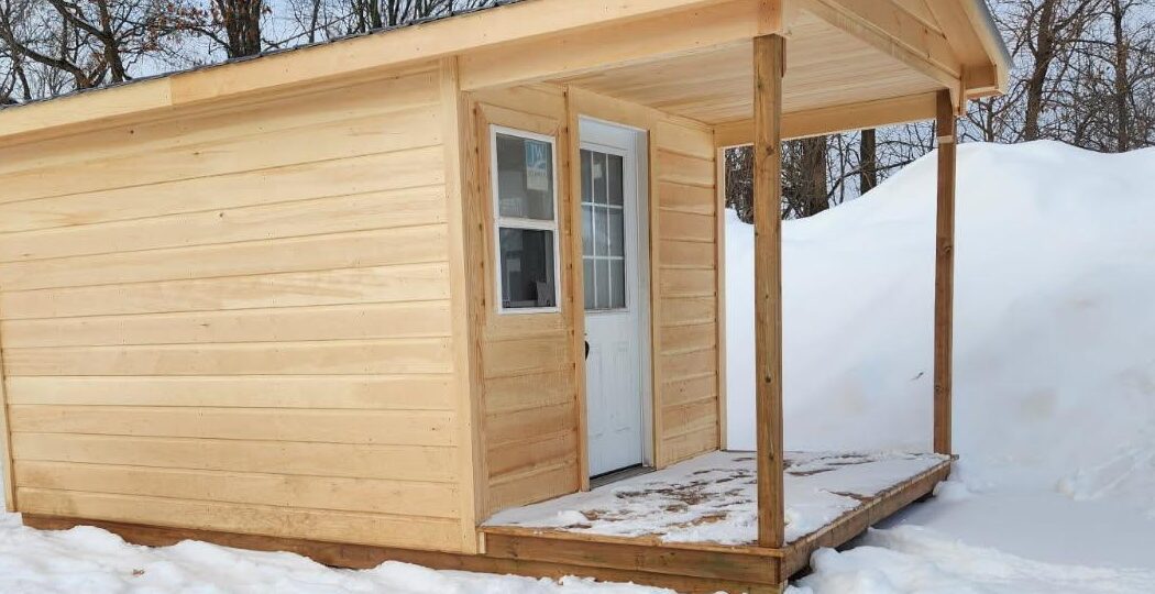 A DH cabin in winter